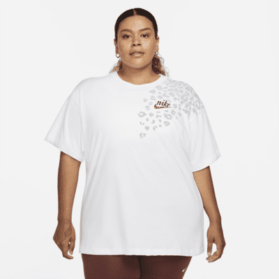 Nike Sportswear Women s Boyfriend Fit T Shirt Plus Size Nike